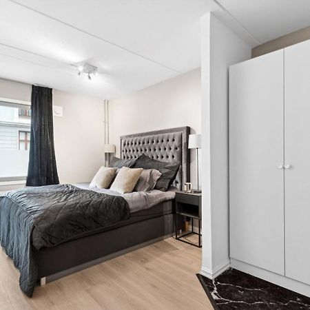 Luxurious Modern Room In Central Oslo - Eur 4K Expensive Bed And 82" Cinematic Tv Luaran gambar