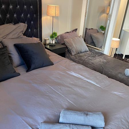Luxurious Modern Room In Central Oslo - Eur 4K Expensive Bed And 82" Cinematic Tv Luaran gambar