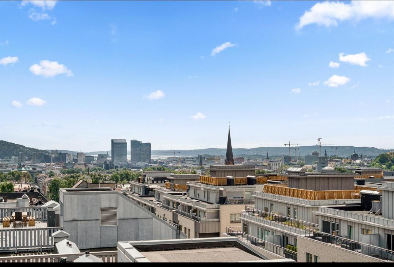 Luxurious Modern Room In Central Oslo - Eur 4K Expensive Bed And 82" Cinematic Tv Luaran gambar