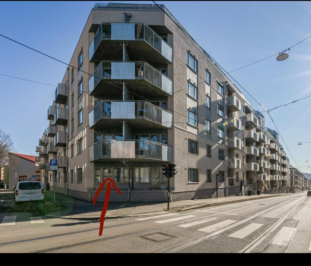 Luxurious Modern Room In Central Oslo - Eur 4K Expensive Bed And 82" Cinematic Tv Luaran gambar