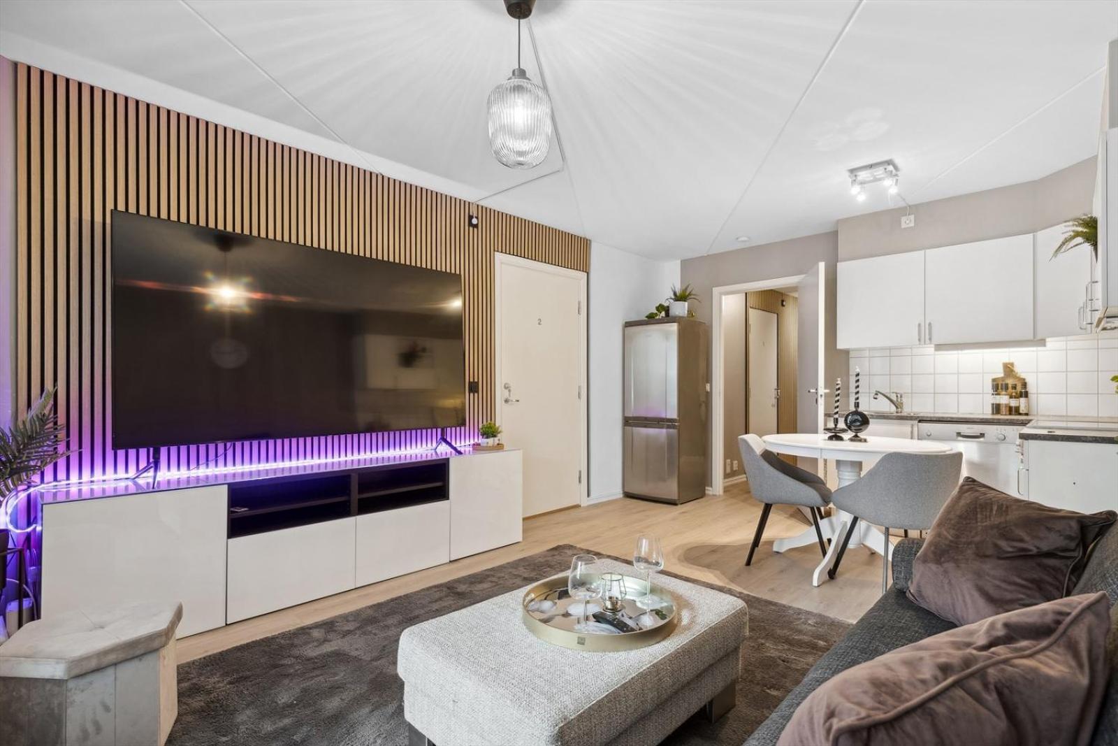 Luxurious Modern Room In Central Oslo - Eur 4K Expensive Bed And 82" Cinematic Tv Luaran gambar