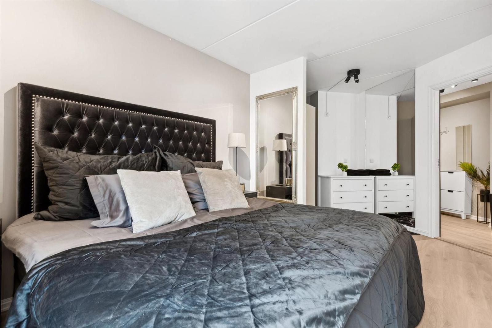 Luxurious Modern Room In Central Oslo - Eur 4K Expensive Bed And 82" Cinematic Tv Luaran gambar