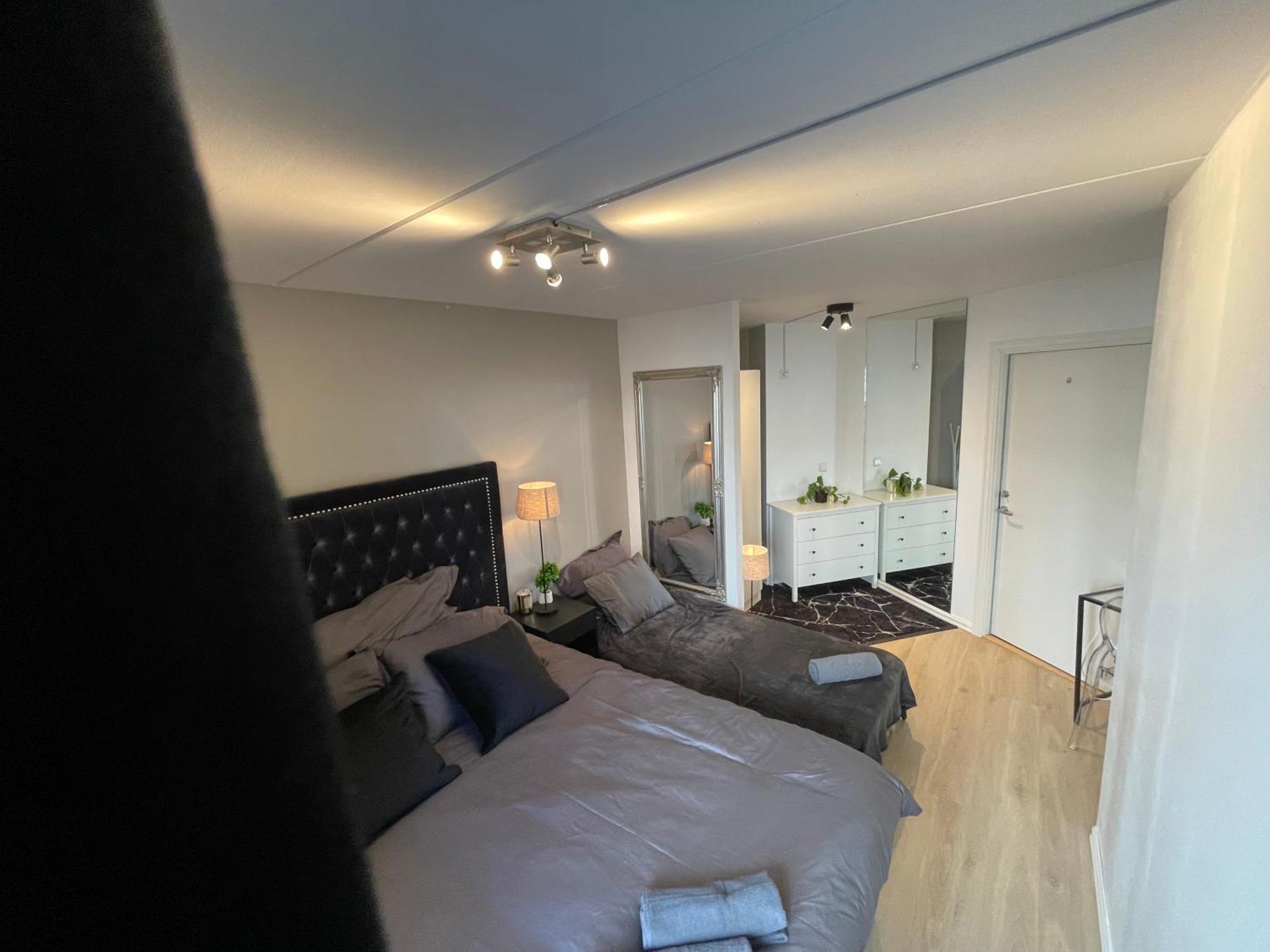 Luxurious Modern Room In Central Oslo - Eur 4K Expensive Bed And 82" Cinematic Tv Luaran gambar