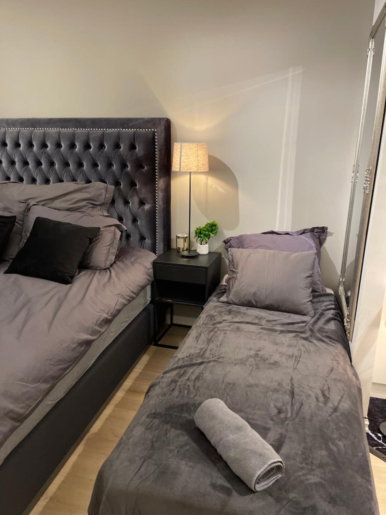 Luxurious Modern Room In Central Oslo - Eur 4K Expensive Bed And 82" Cinematic Tv Luaran gambar
